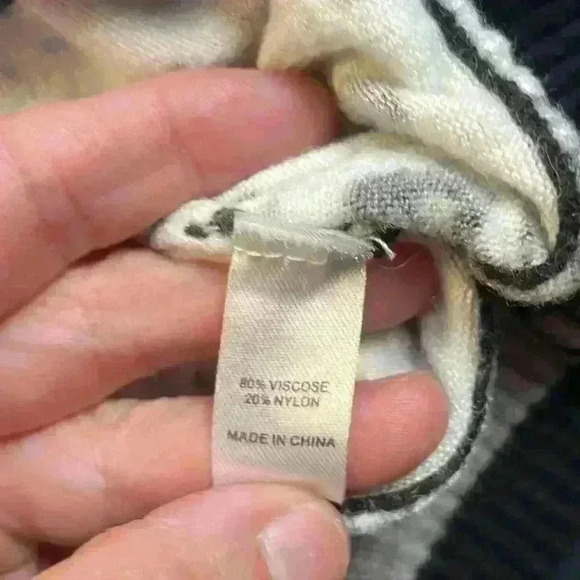 Jamison women crew neck pullover sweater with stripe accent, animal print large - Picture 3 of 10